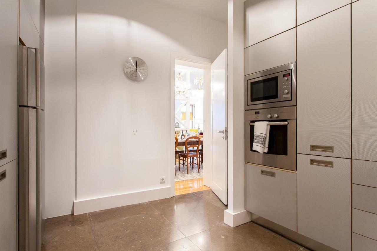 Chiado 4-Bedroom Flat Lisbon Exterior photo